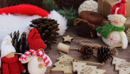 A Nostalgic Christmas Timeless Crafts and Retro Holiday Charm (1)