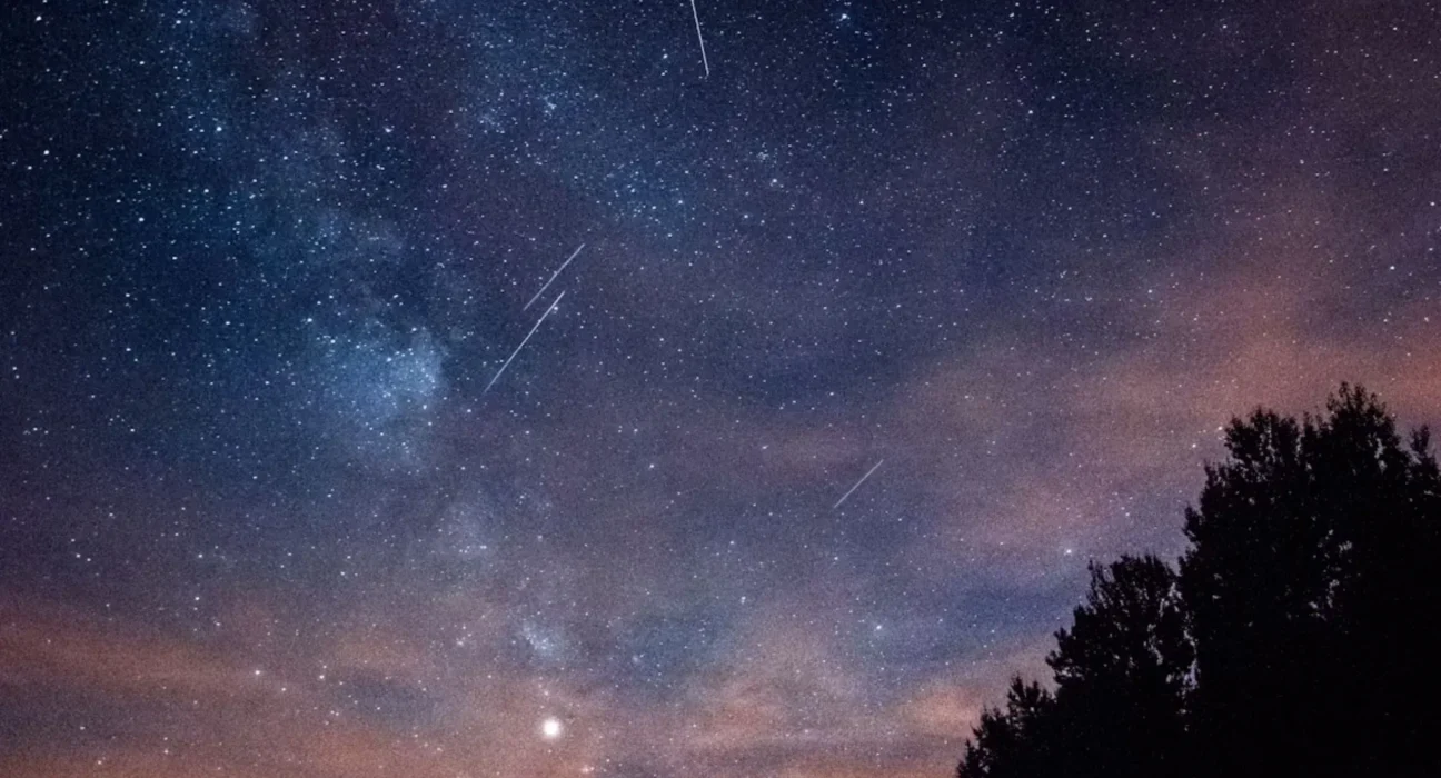 Bright Orionid meteor shower