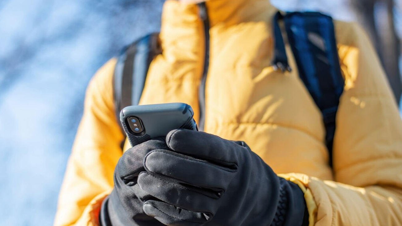 Touchscreen gloves for winter use