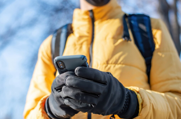 Touchscreen gloves for winter use