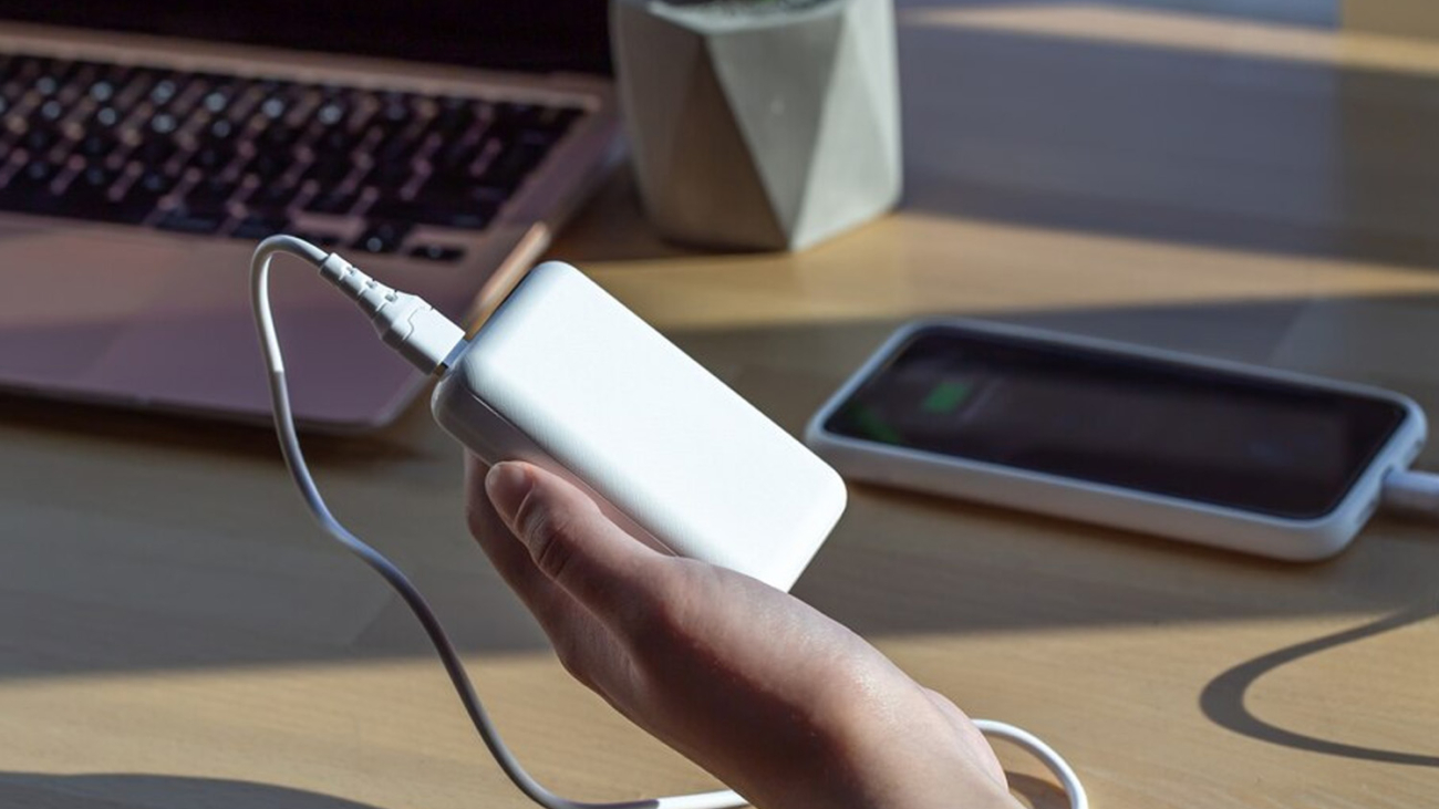 Power Banks That Run Lights for Outdoor and Emergency Use